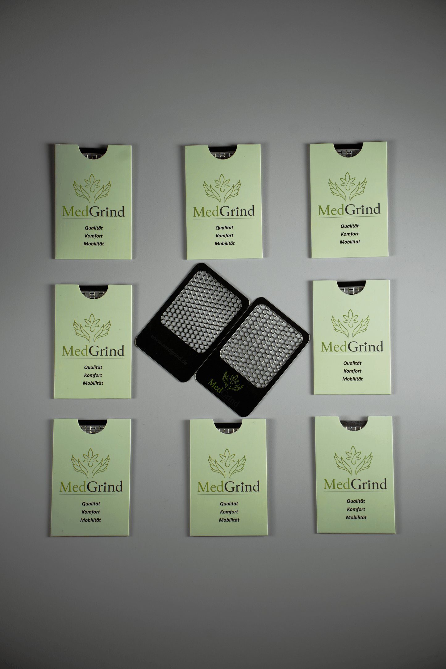 MedGrind stainless steel grinder card
